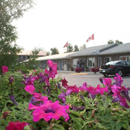 Moonlight Inn And Suites Sudbury Exterior photo
