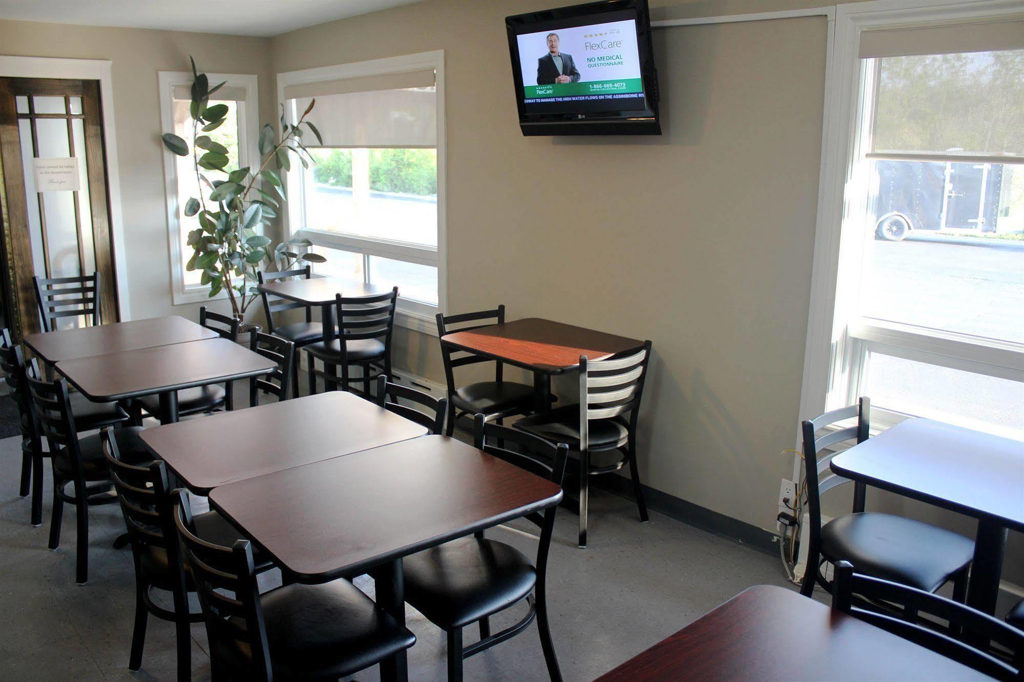 Moonlight Inn And Suites Sudbury Exterior photo